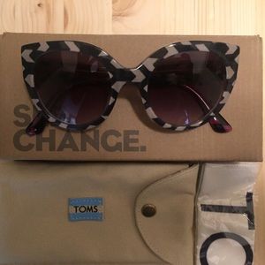 Tons sun glasses